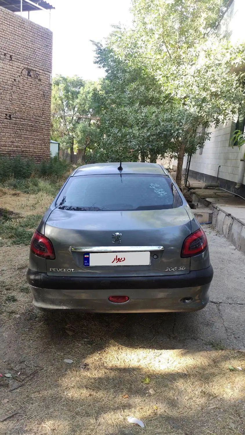 پژو ۲۰۶ صندوق دار v8 - 1386