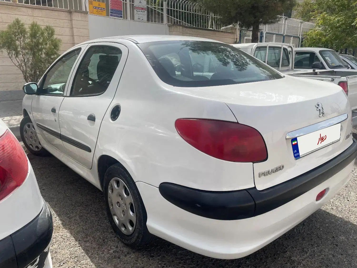 پژو ۲۰۶ صندوق دار v10 - 1388