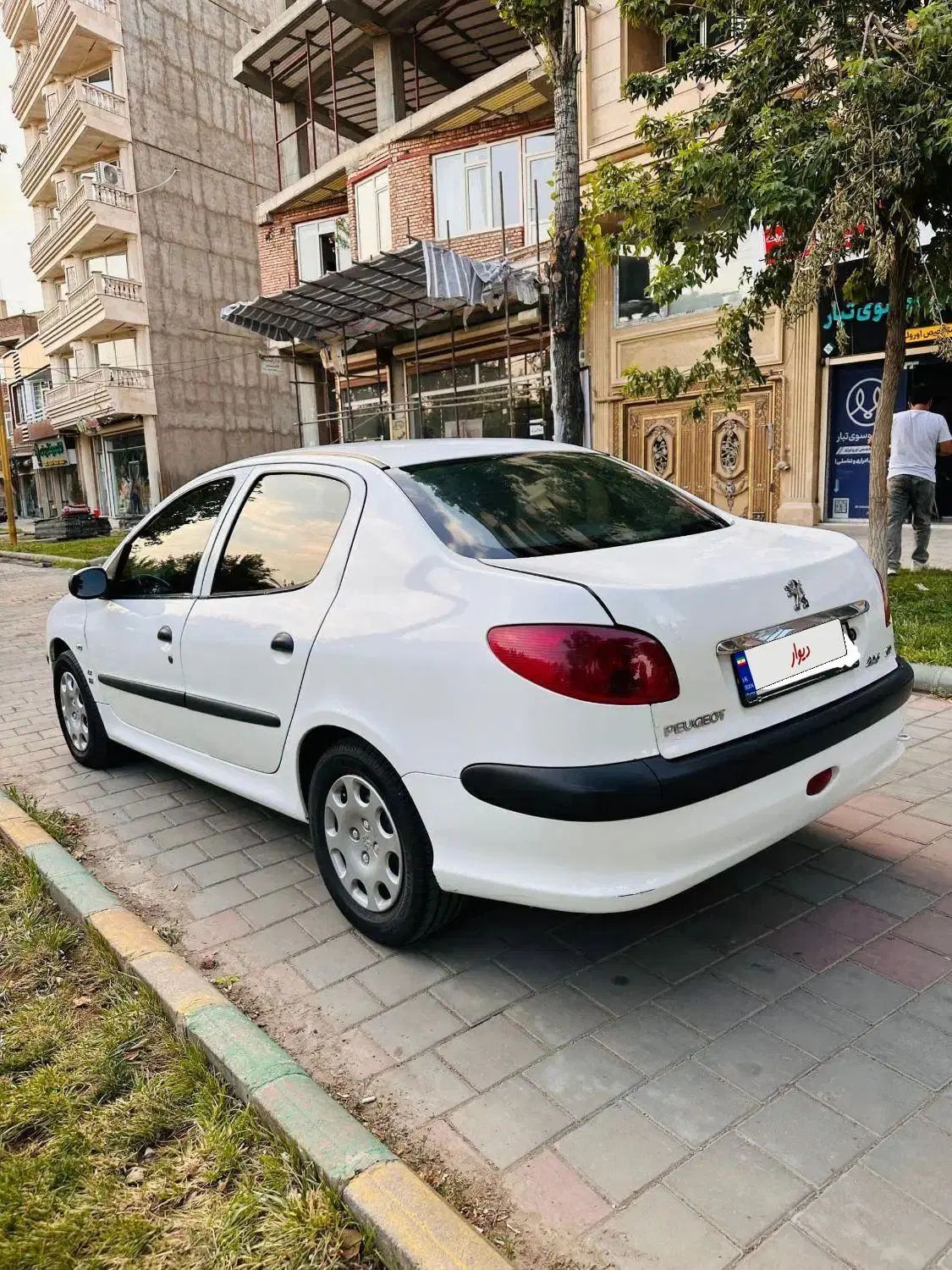 پژو ۲۰۶ صندوق دار v8 - 1389