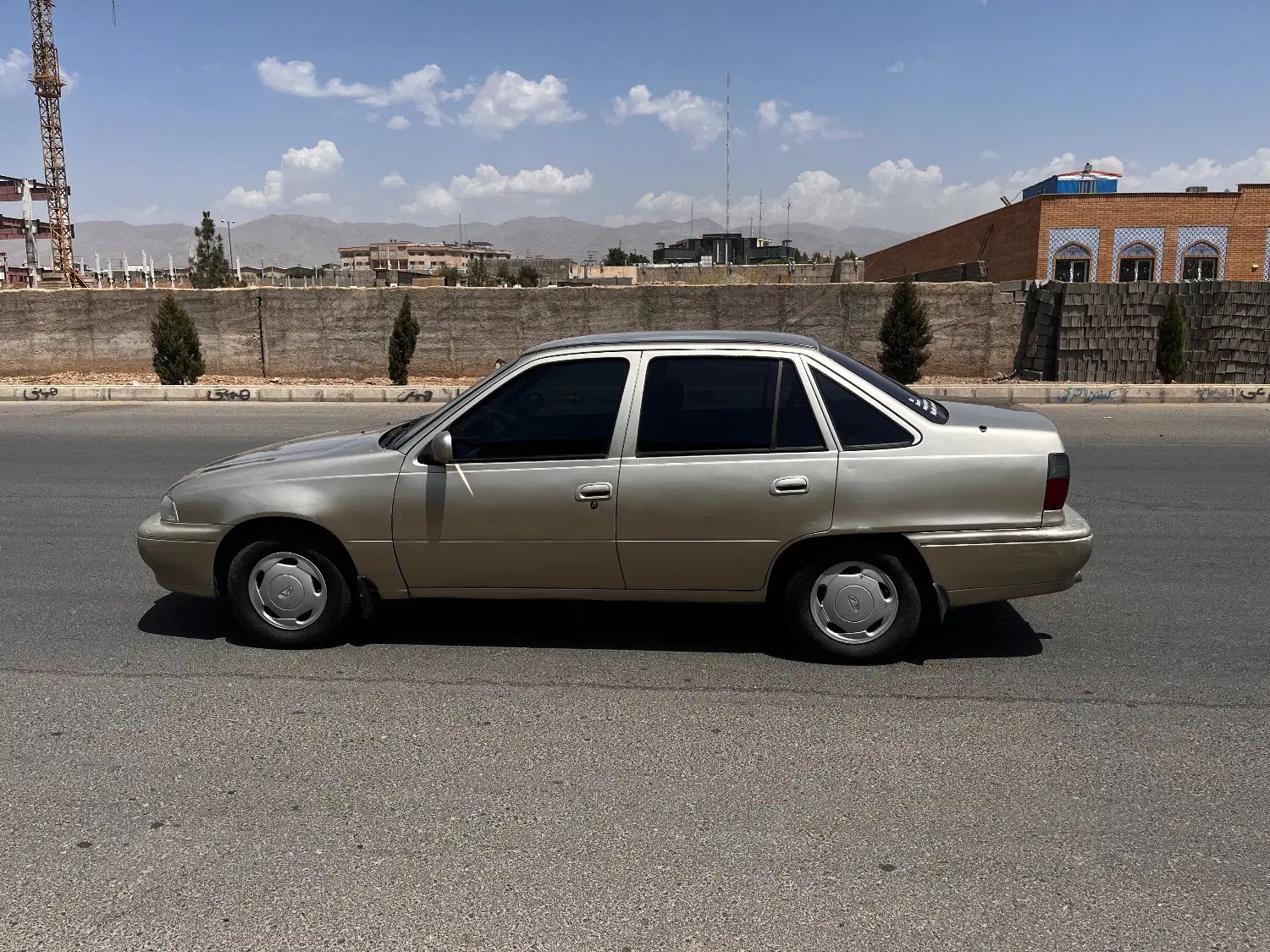 دوو سیلو سدان - 1381