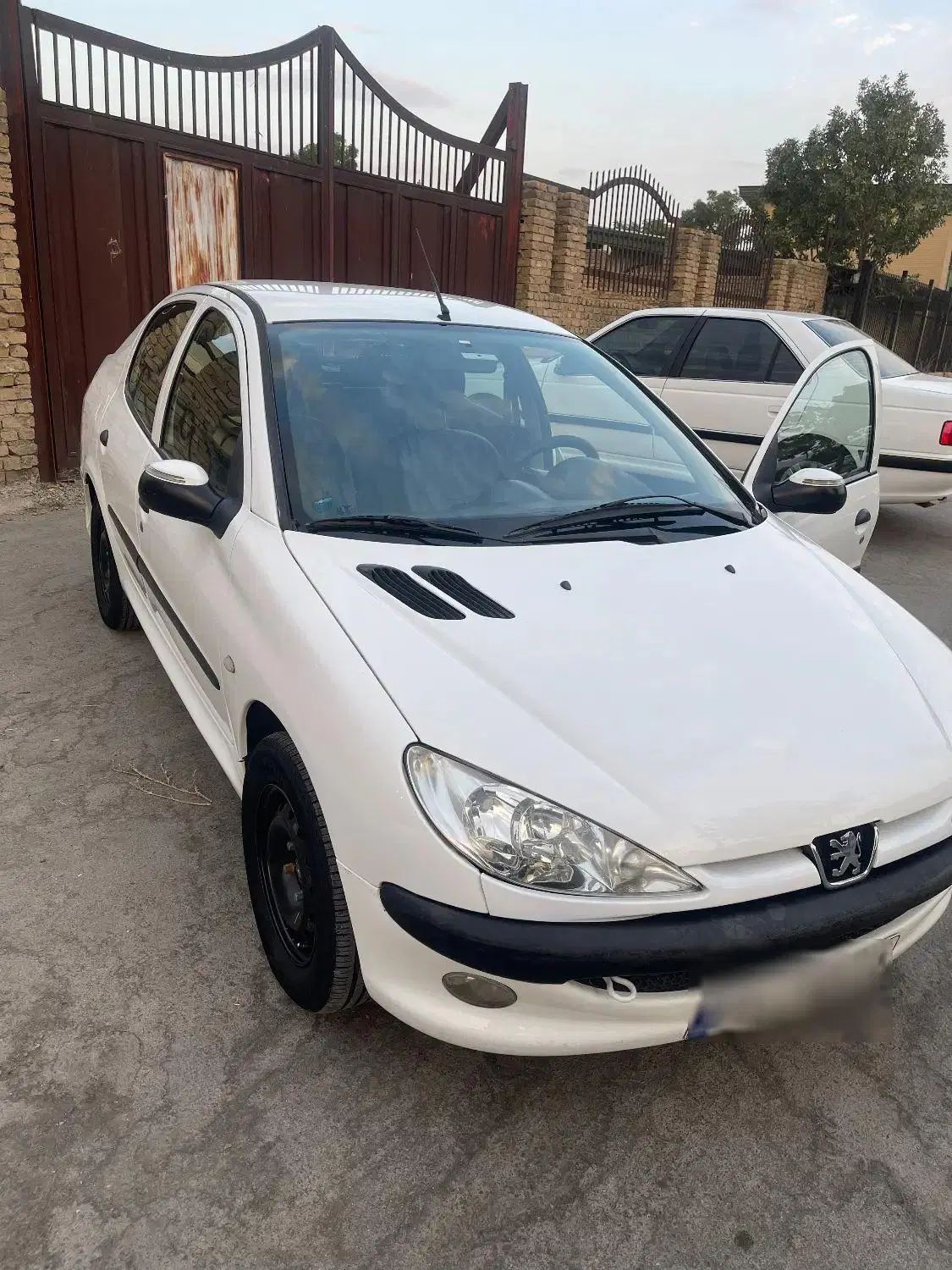 پژو ۲۰۶ صندوق دار v8 - 1394