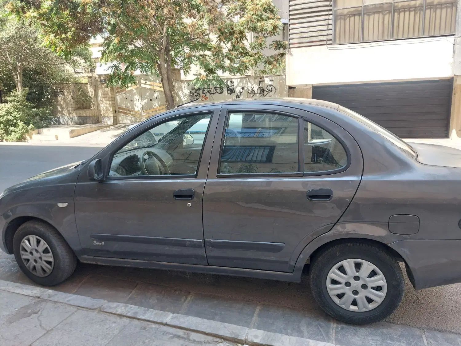 تیبا صندوق دار SX - 1393