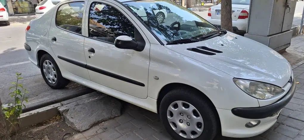پژو ۲۰۶ صندوق دار v8 - 1397