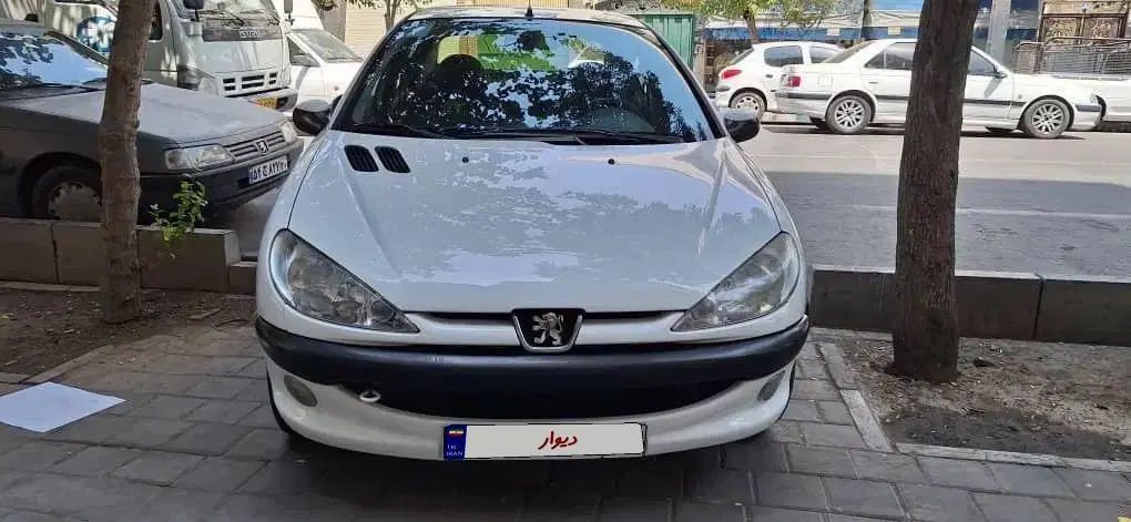 پژو ۲۰۶ صندوق دار v8 - 1397