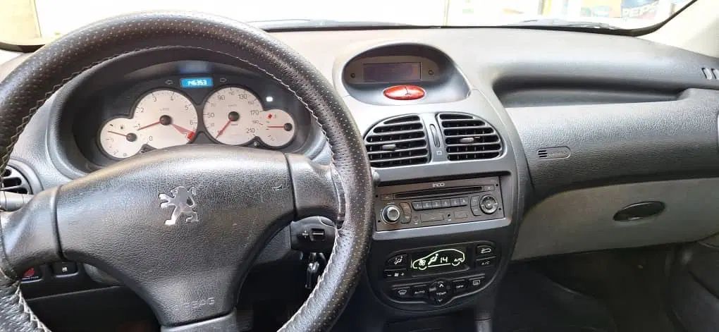 پژو ۲۰۶ صندوق دار v8 - 1397