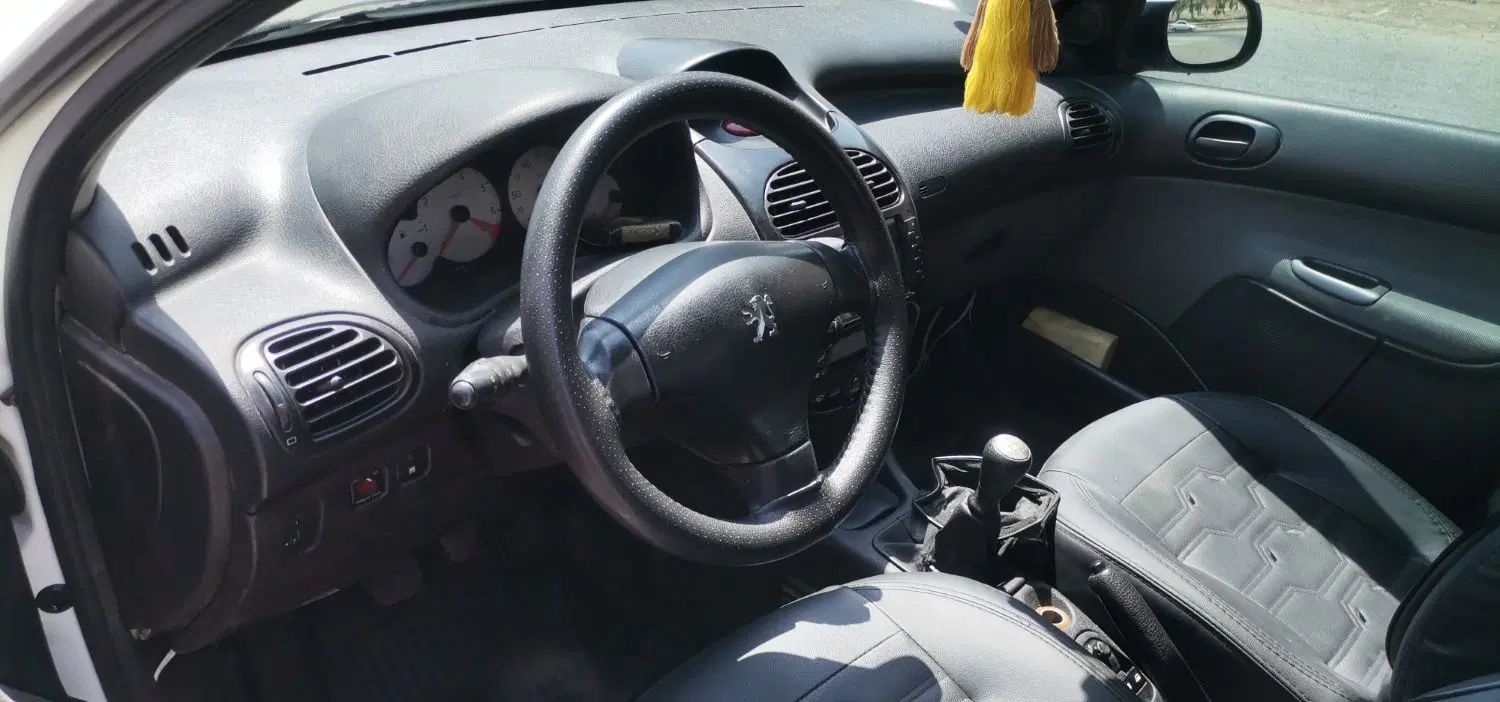 پژو ۲۰۶ صندوق دار v8 - 1395