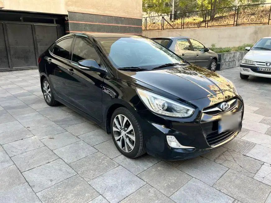 هیوندای اکسنت 1.6 لیتر بلو - 2015