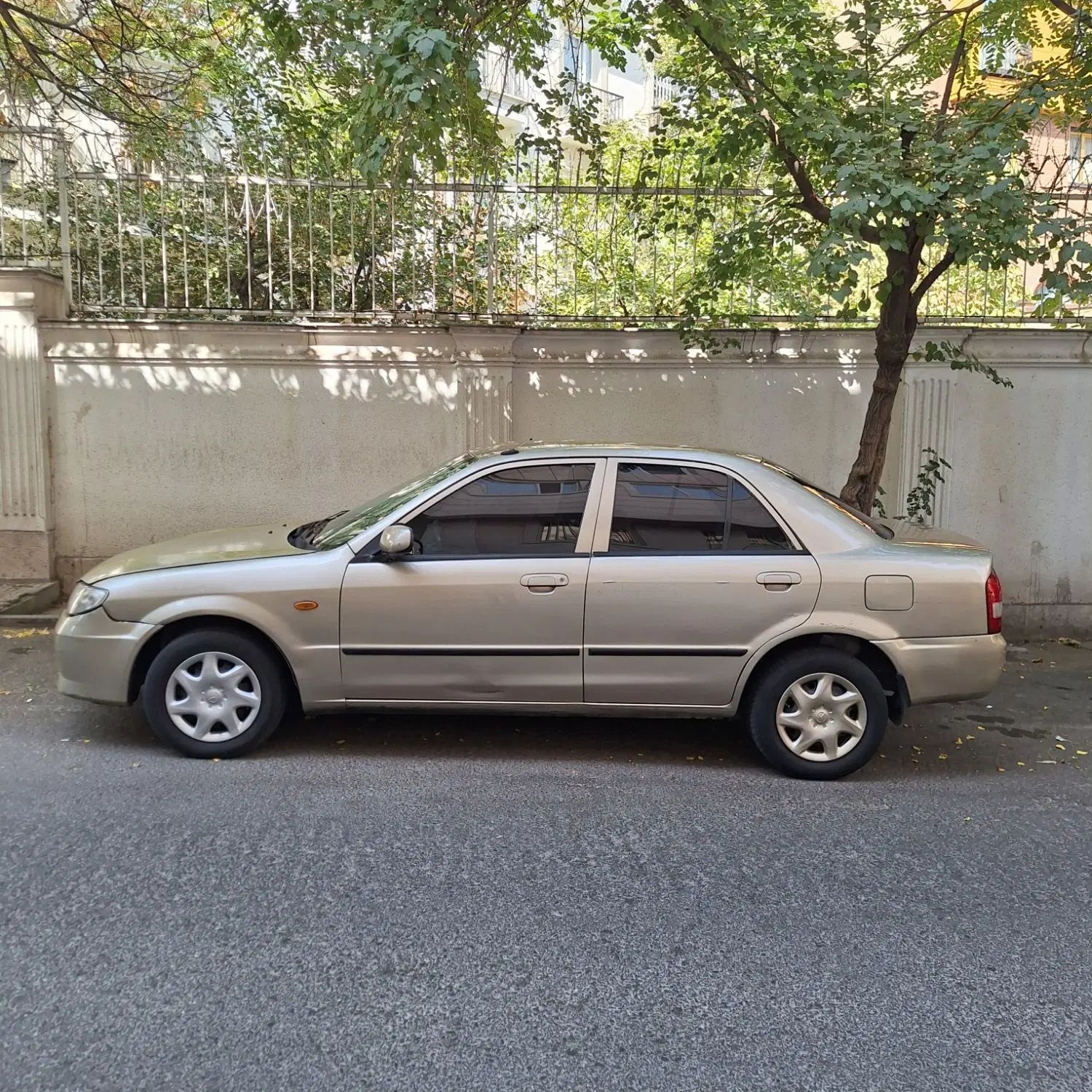 مزدا 323 دنده ای - 1383