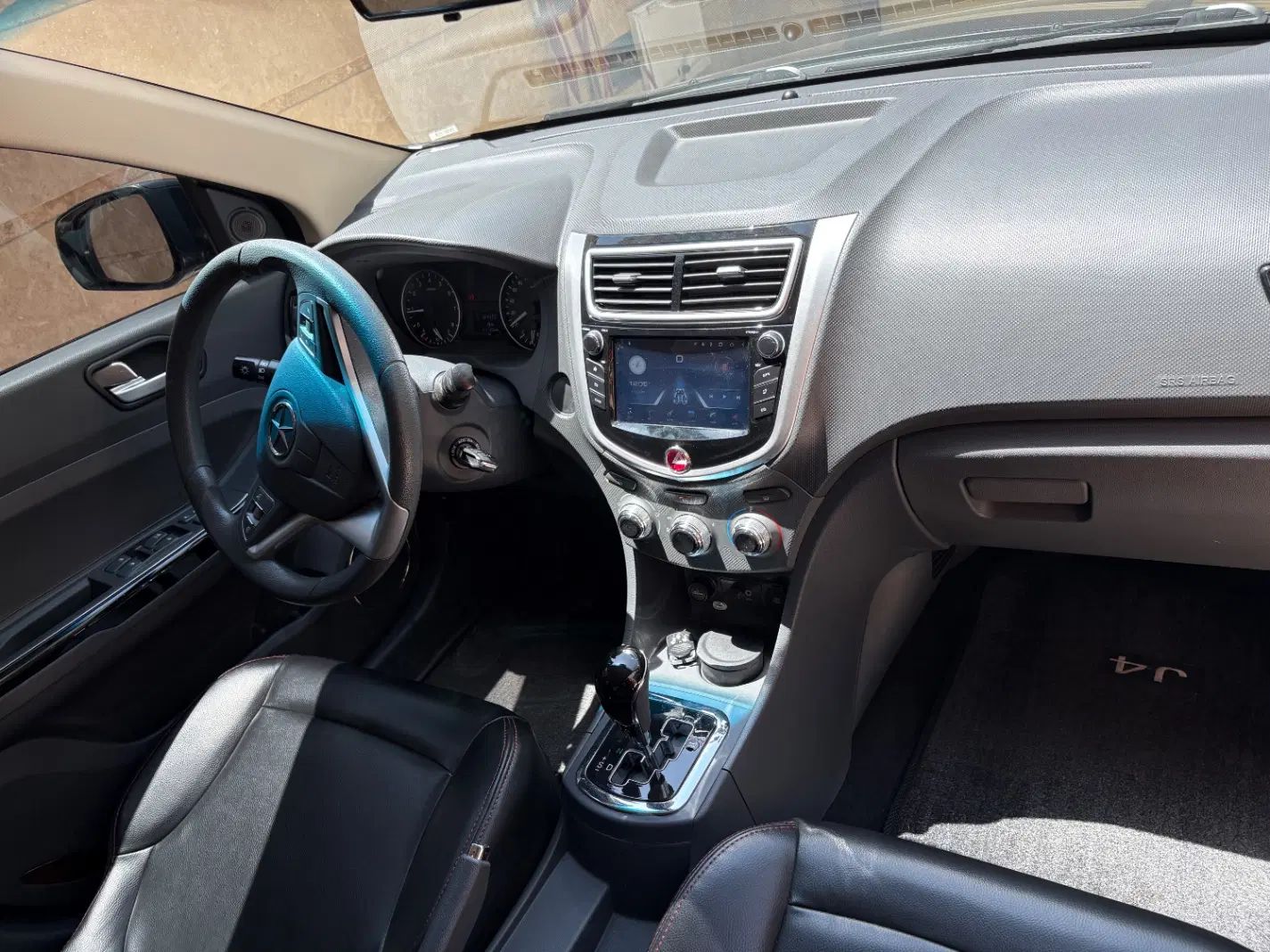 جک J4 اتوماتیک ساده - 1402