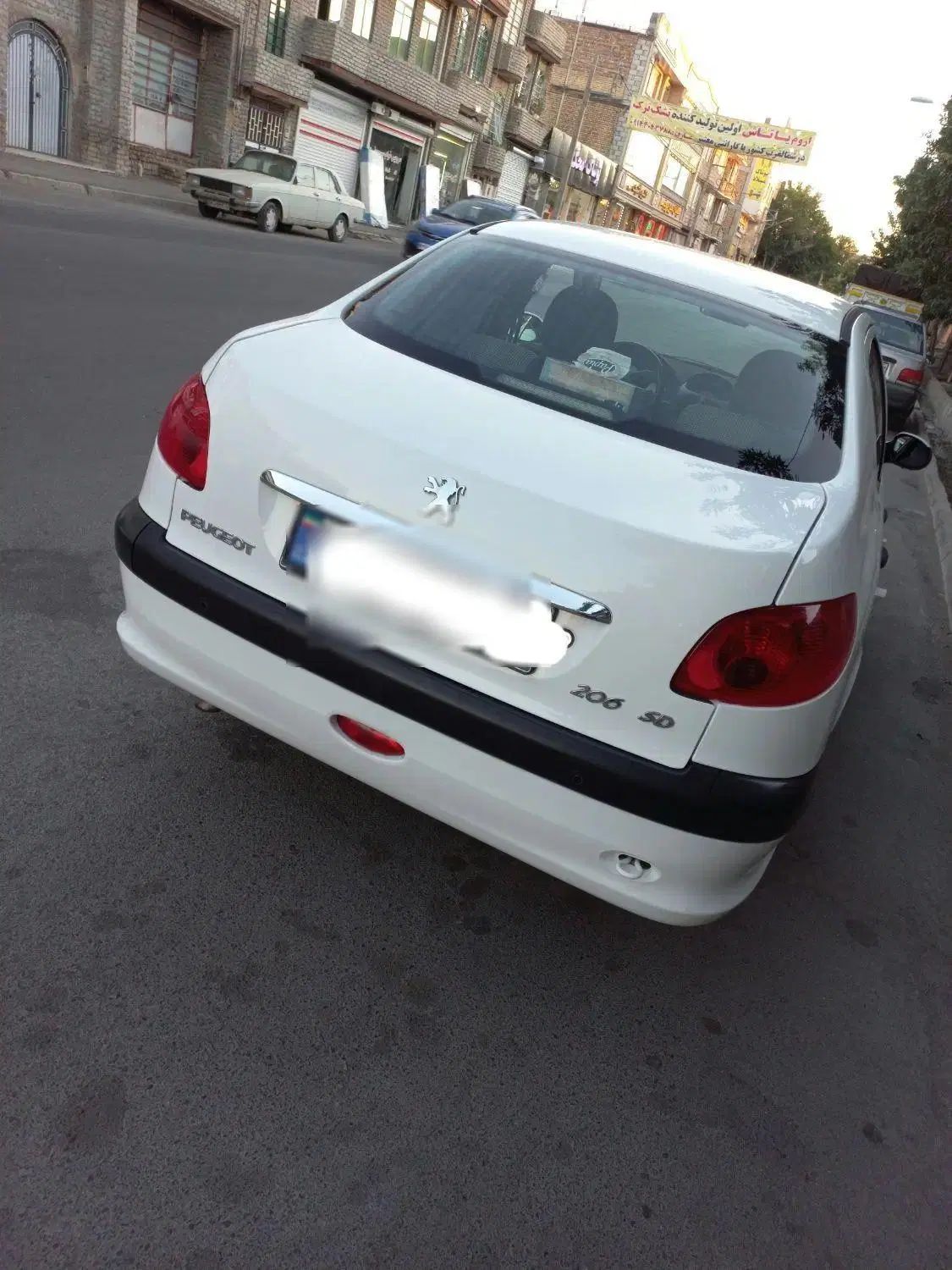 پژو ۲۰۶ صندوق دار v8 - 1396