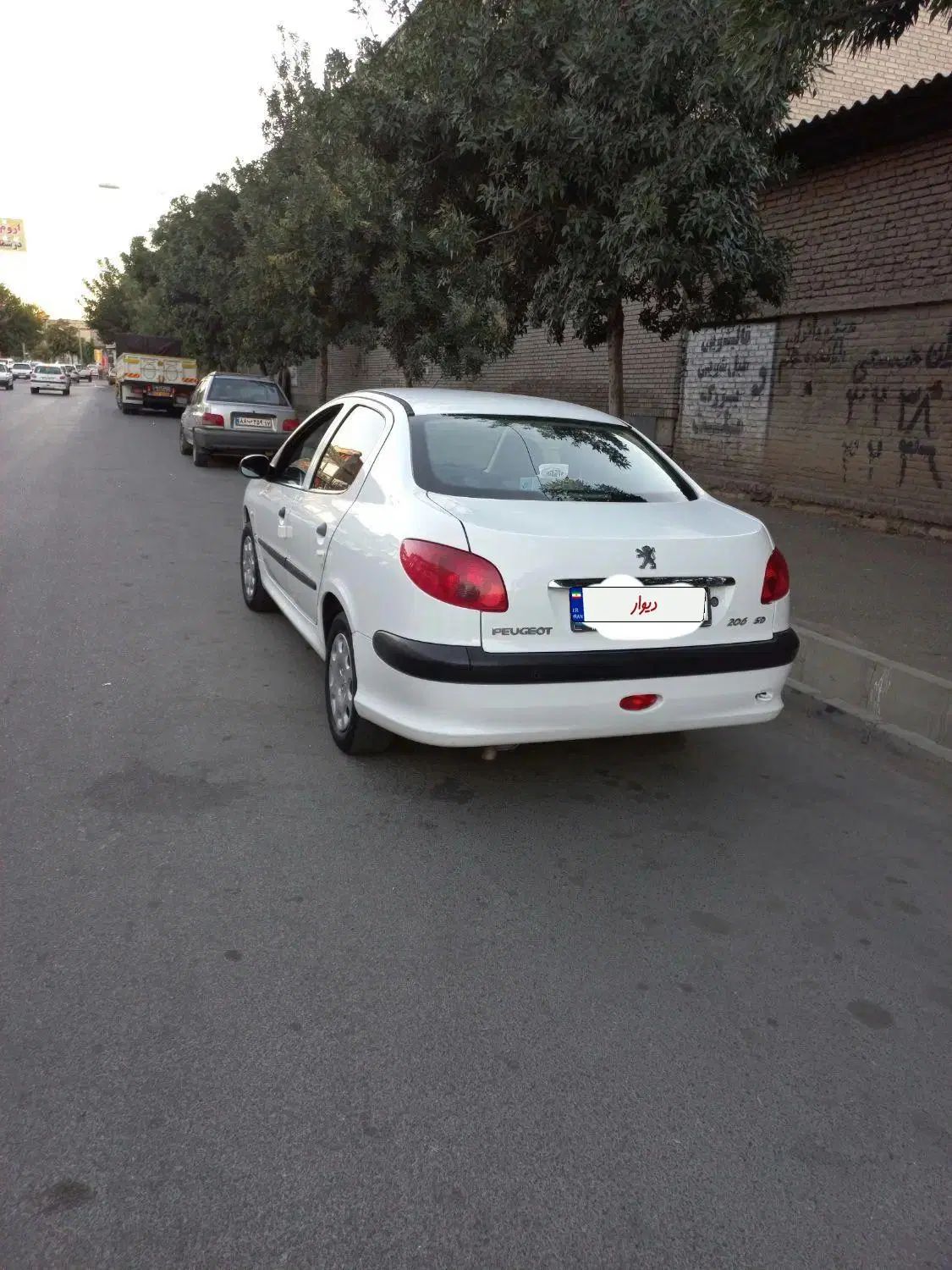 پژو ۲۰۶ صندوق دار v8 - 1396