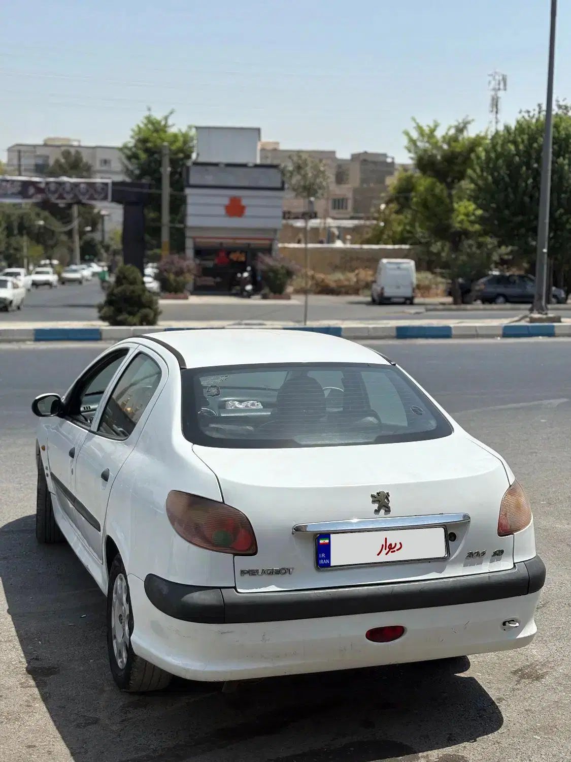پژو ۲۰۶ صندوق دار v8 - 1391