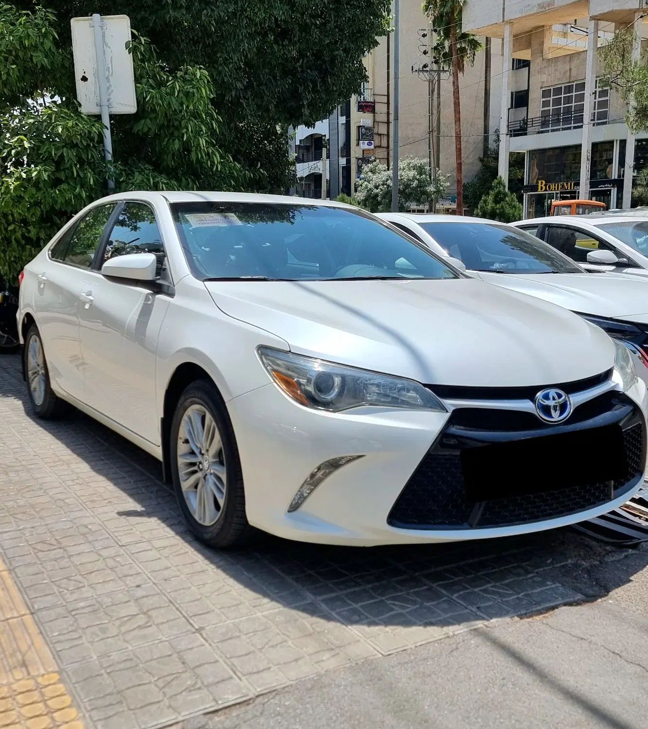 تویوتا کمری XLE - 2016