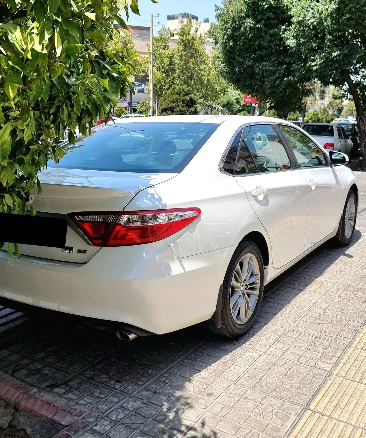 تویوتا کمری XLE - 2016