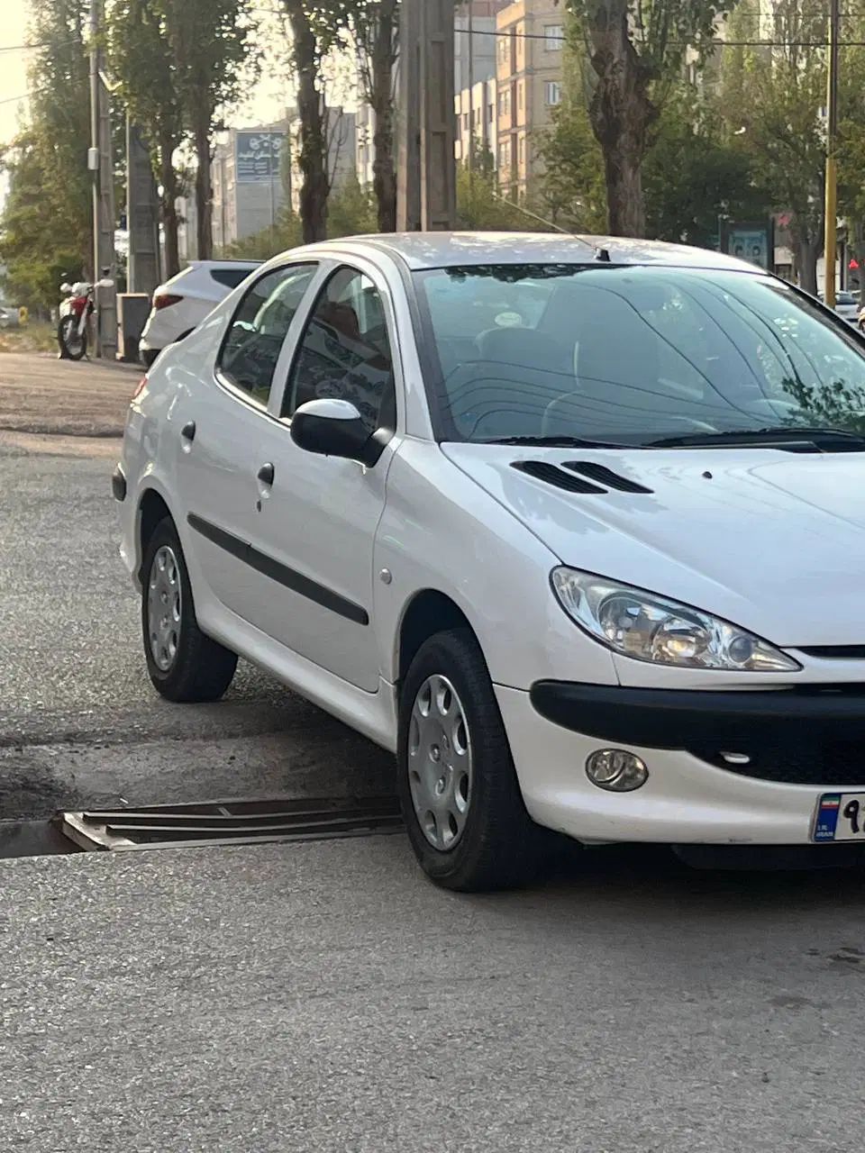 پژو ۲۰۶ صندوق دار v8 - 1397