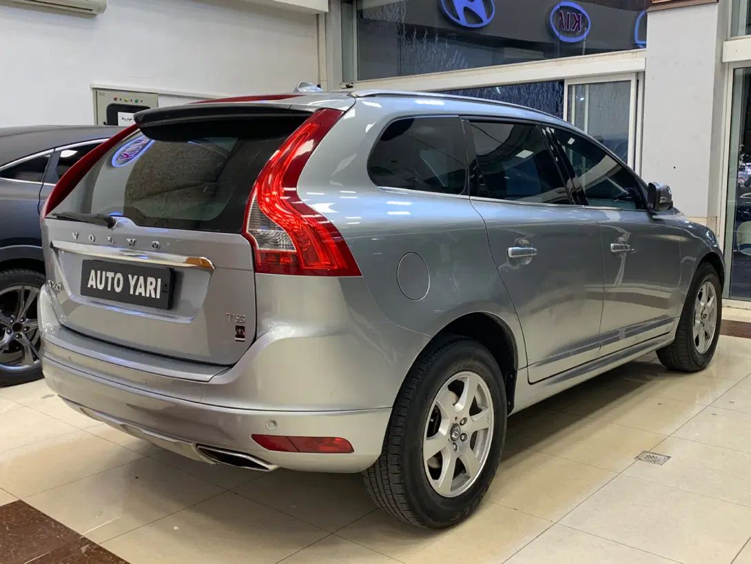 ولوو XC60 R-DESIGN - 2015