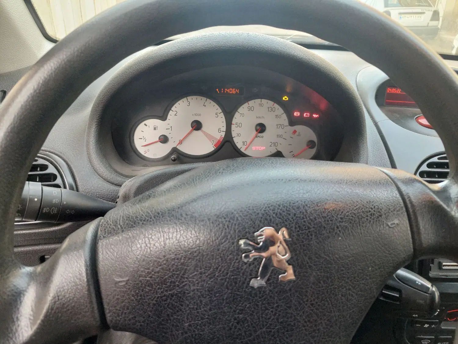 پژو ۲۰۶ صندوق دار v8 - 1398