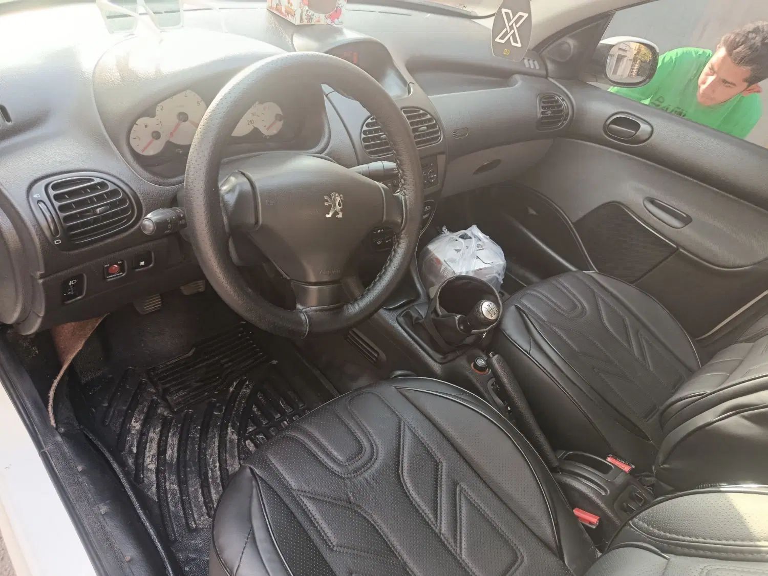 پژو ۲۰۶ صندوق دار v8 - 1394
