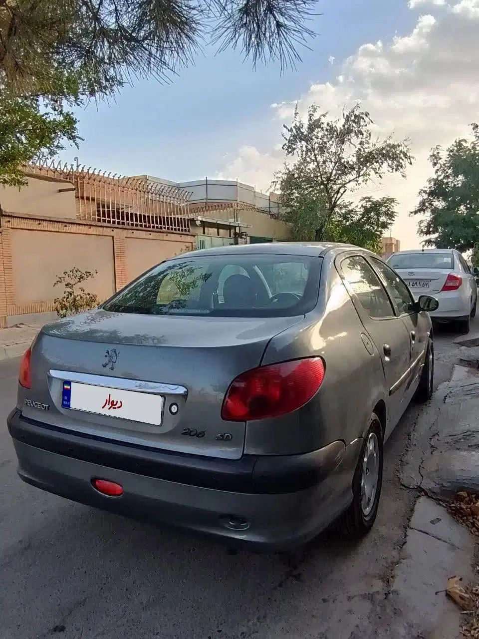 پژو ۲۰۶ صندوق دار v8 - 1388
