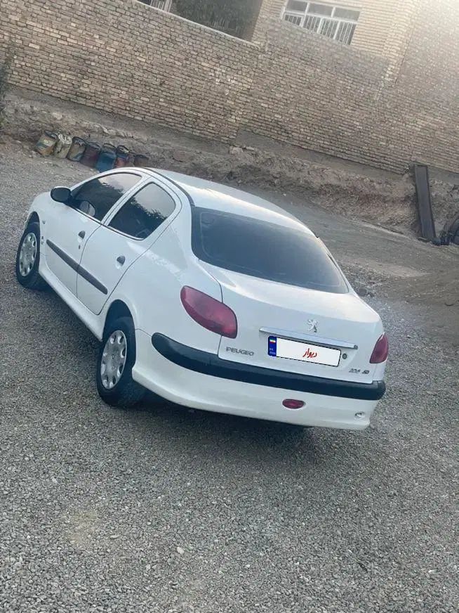 پژو ۲۰۶ صندوق دار v8 - 1391
