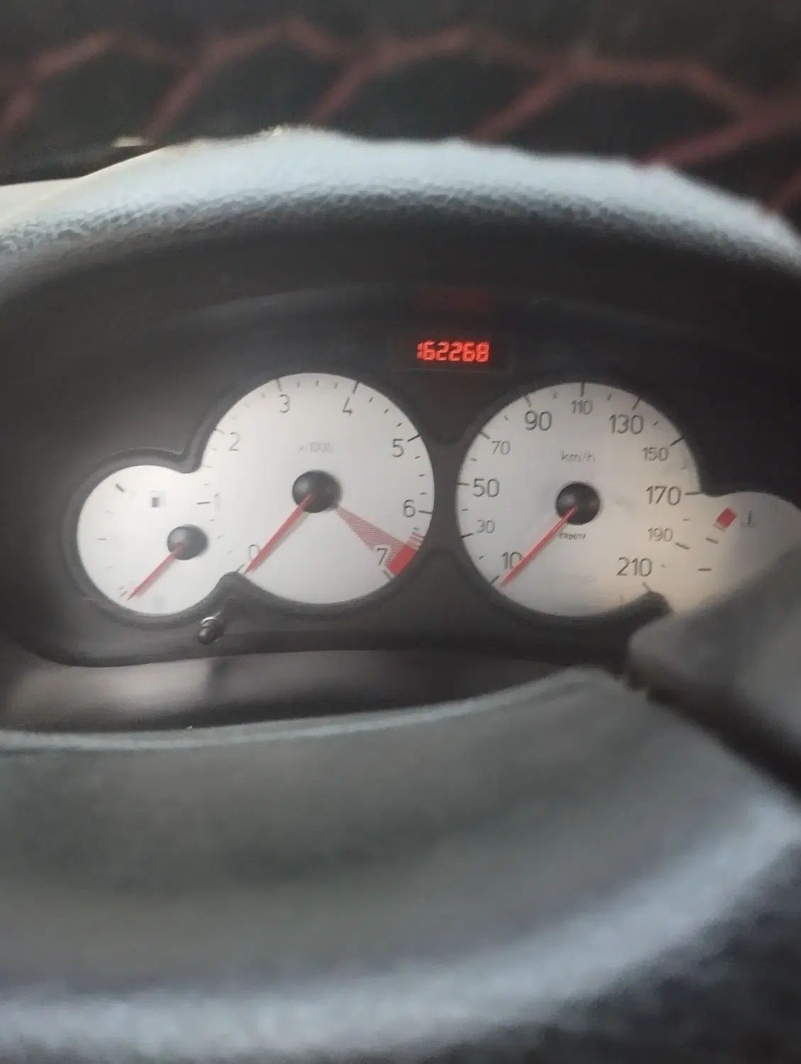 پژو ۲۰۶ صندوق دار v8 - 1394