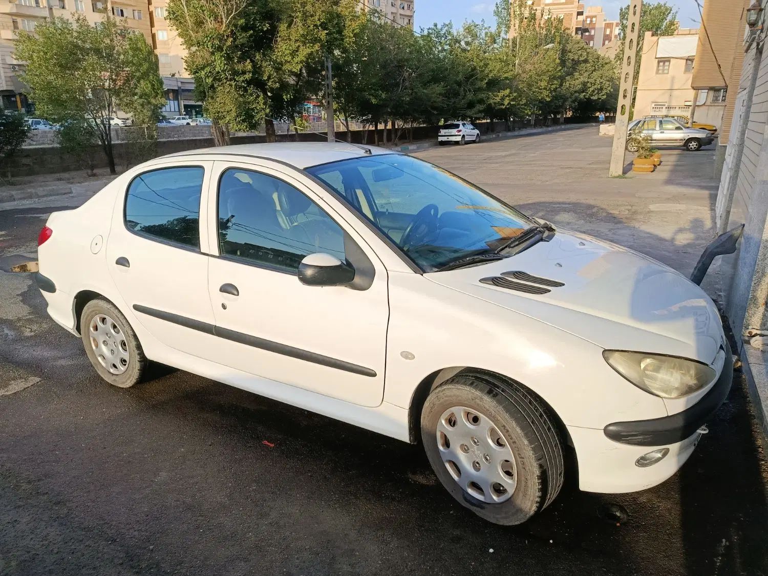 پژو ۲۰۶ صندوق دار v8 - 1395
