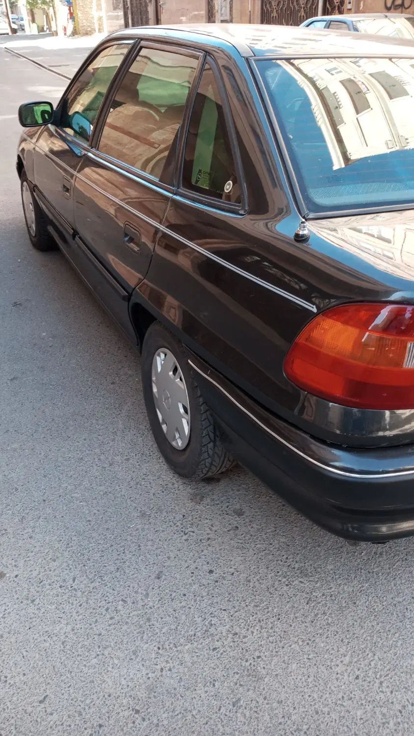 اپل آسترا 1400 شرکتی J - 1994