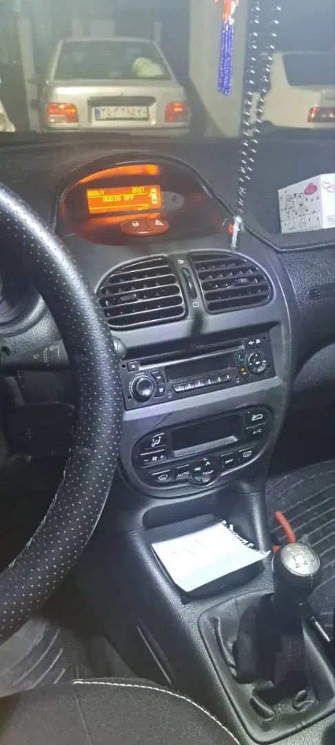 پژو ۲۰۶ صندوق دار v8 - 1396