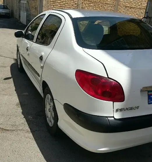 پژو ۲۰۶ صندوق دار v8 - 1398