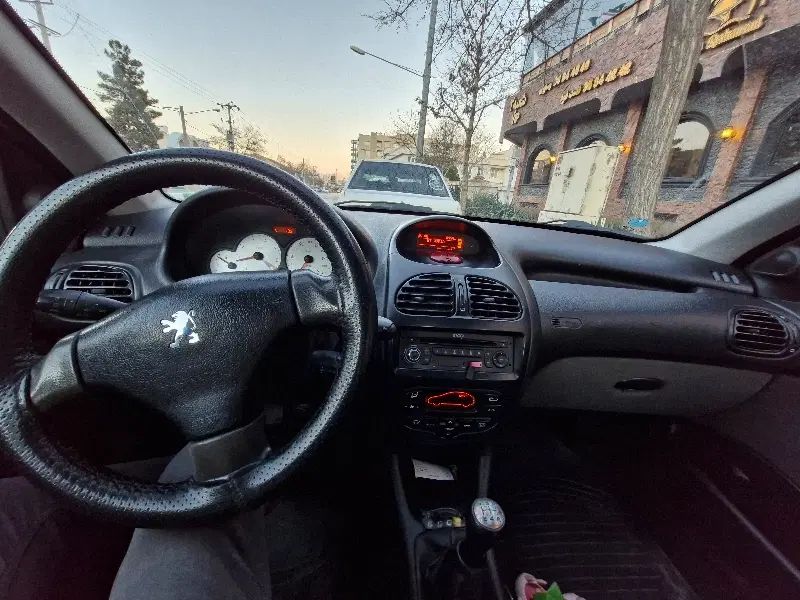 پژو ۲۰۶ صندوق دار v8 - 1396