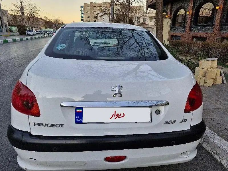 پژو ۲۰۶ صندوق دار v8 - 1396