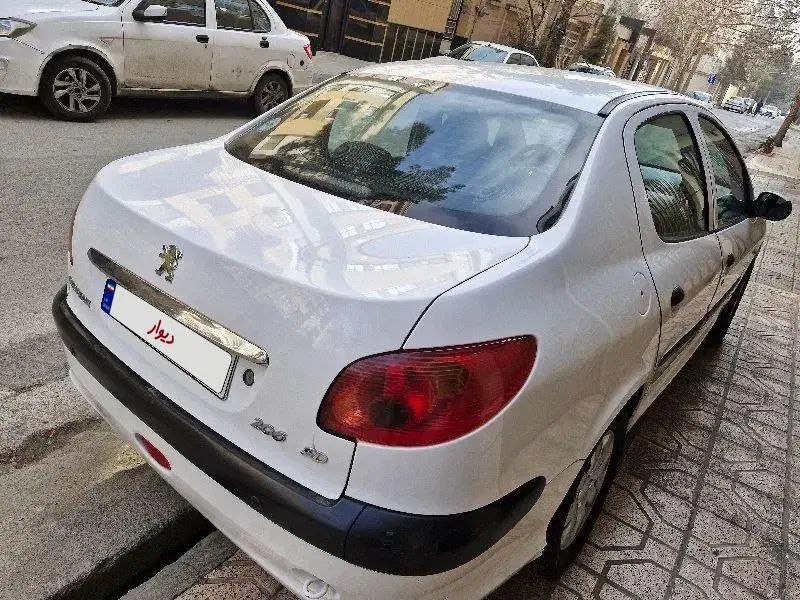پژو ۲۰۶ صندوق دار v8 - 1396