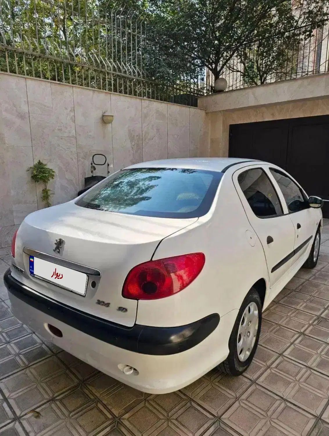پژو ۲۰۶ صندوق دار v8 - 1397