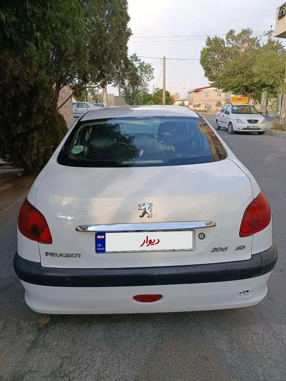 پژو ۲۰۶ صندوق دار v8 - 1399