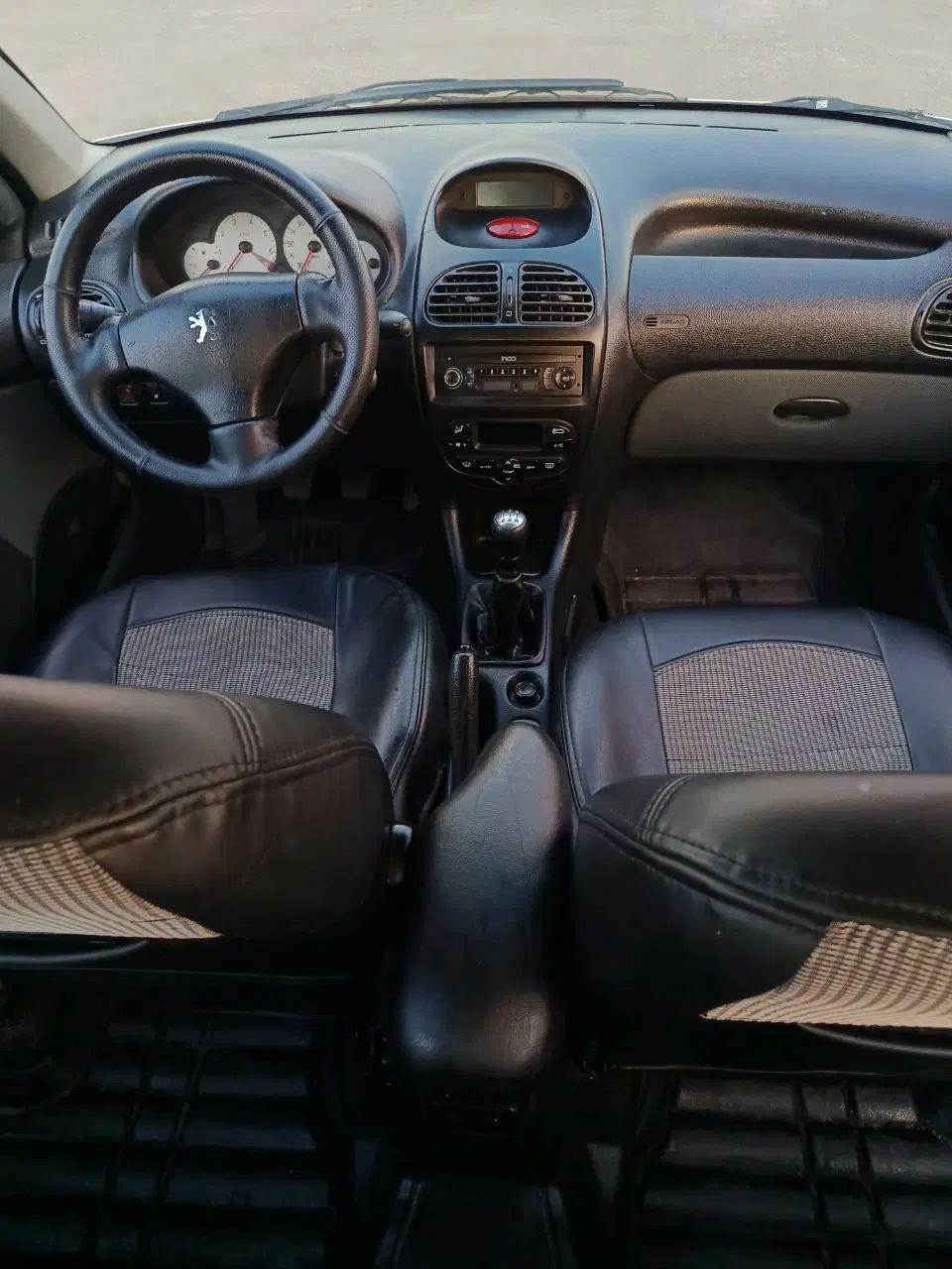پژو ۲۰۶ صندوق دار v8 - 1399