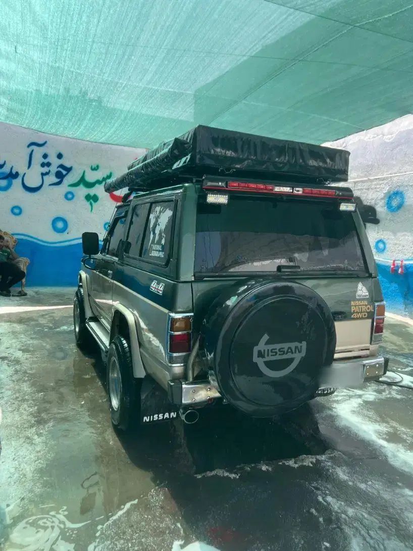 نیسان پاترول دو درب دنده‌ای - 2001