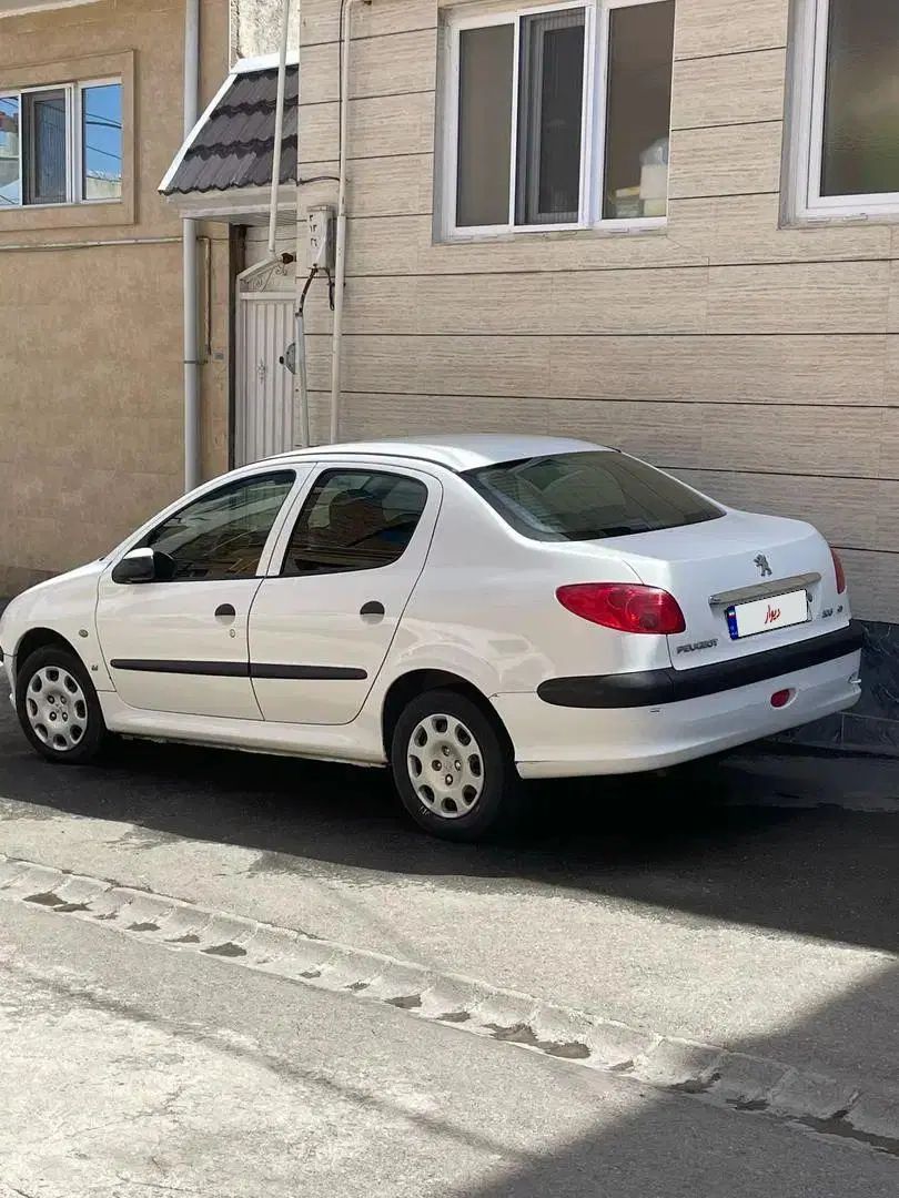 پژو ۲۰۶ صندوق دار v8 - 1395