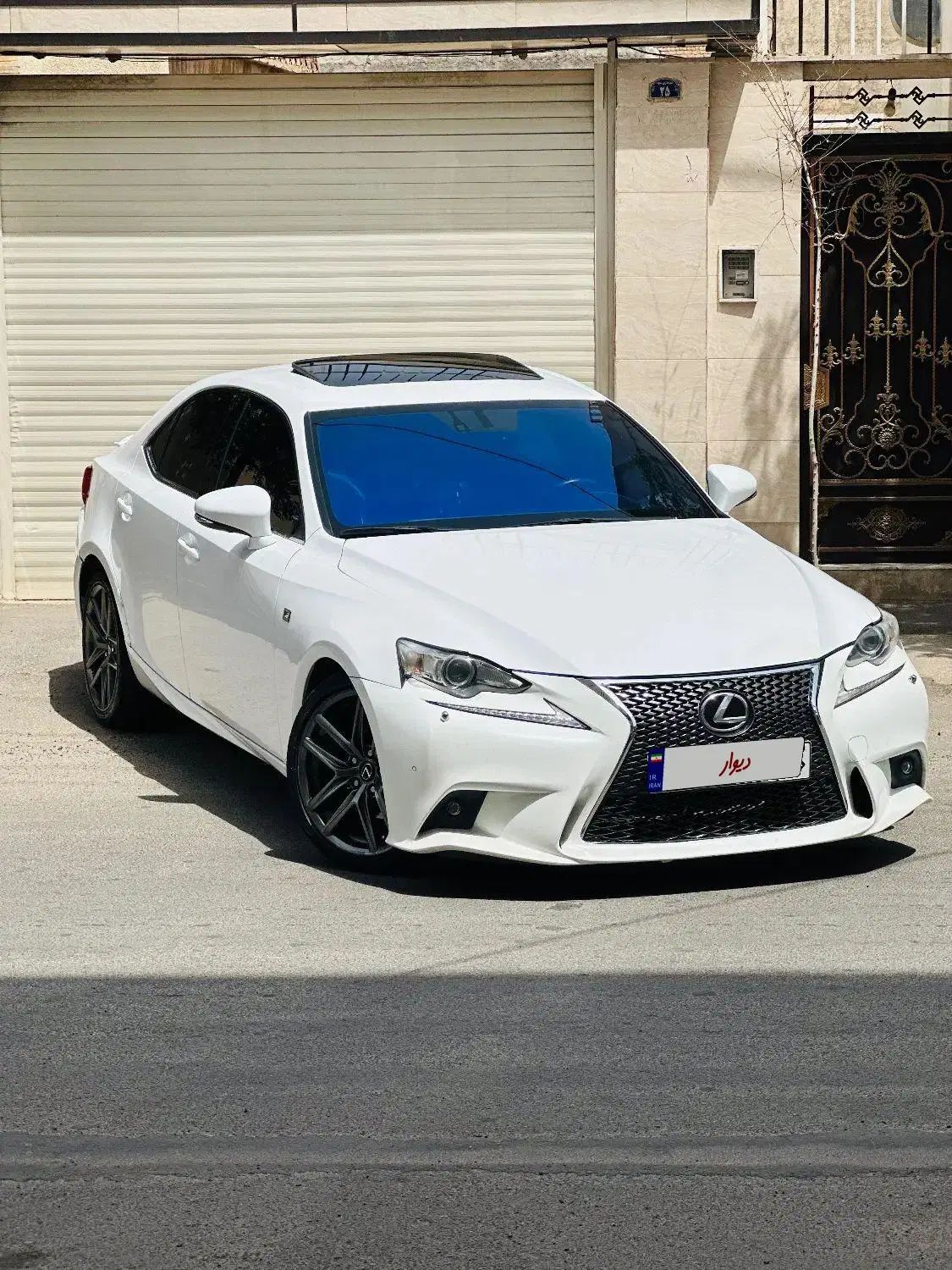 خودرو لکسوس، IS آگهی ann_20093794
