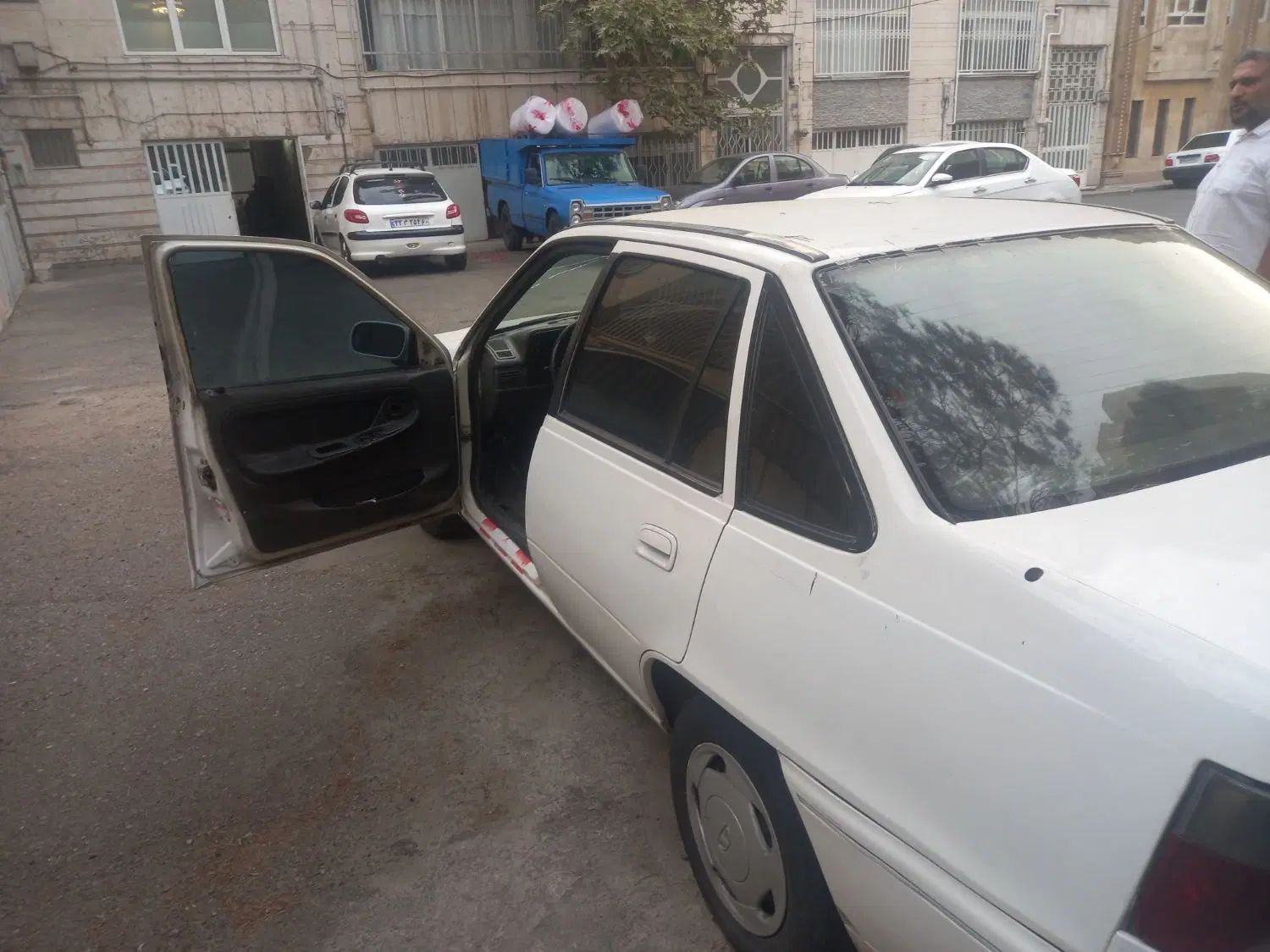 دوو سیلو سدان - 1377