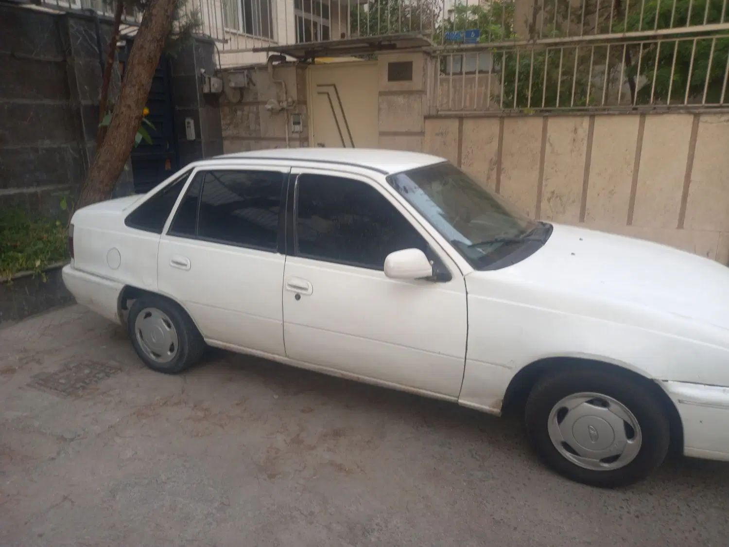 دوو سیلو سدان - 1377