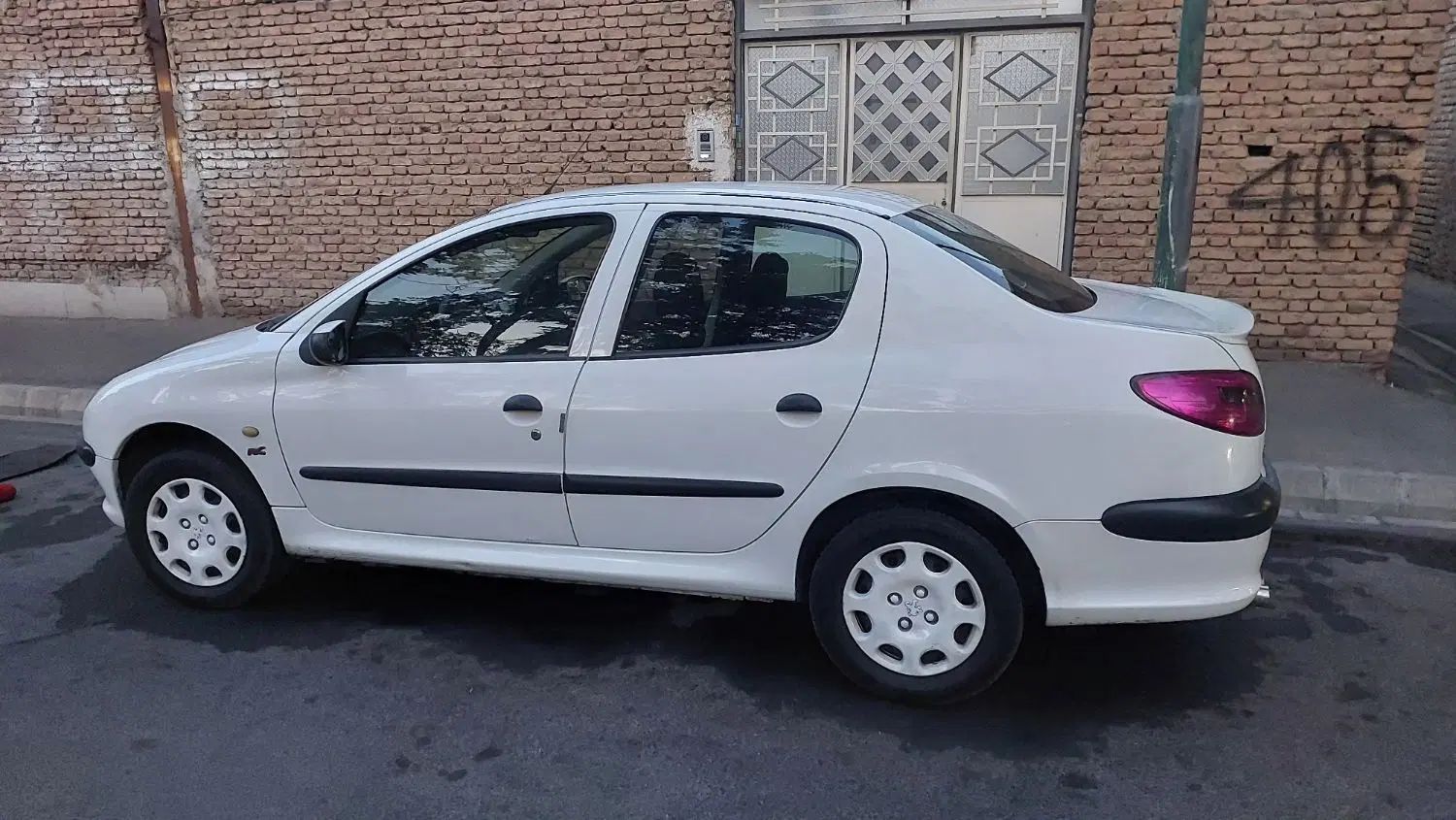 پژو ۲۰۶ صندوق دار v8 - 1389