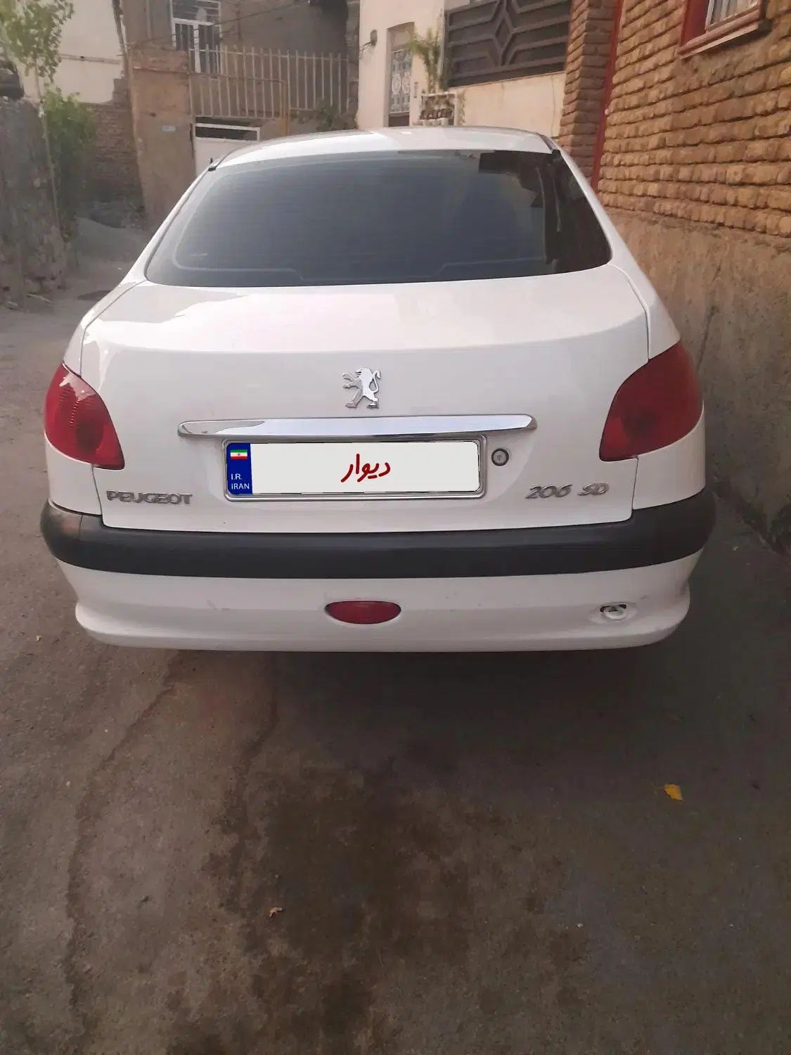 پژو ۲۰۶ صندوق دار v8 - 1389