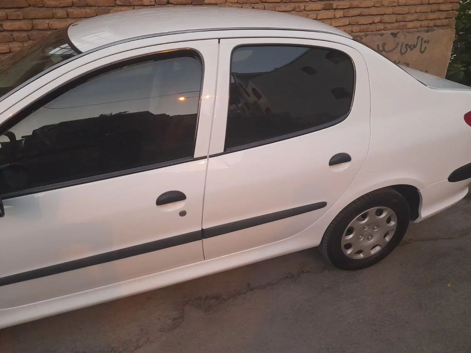 پژو ۲۰۶ صندوق دار v8 - 1389