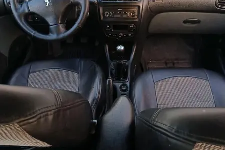 پژو ۲۰۶ صندوق دار v8 - 1399