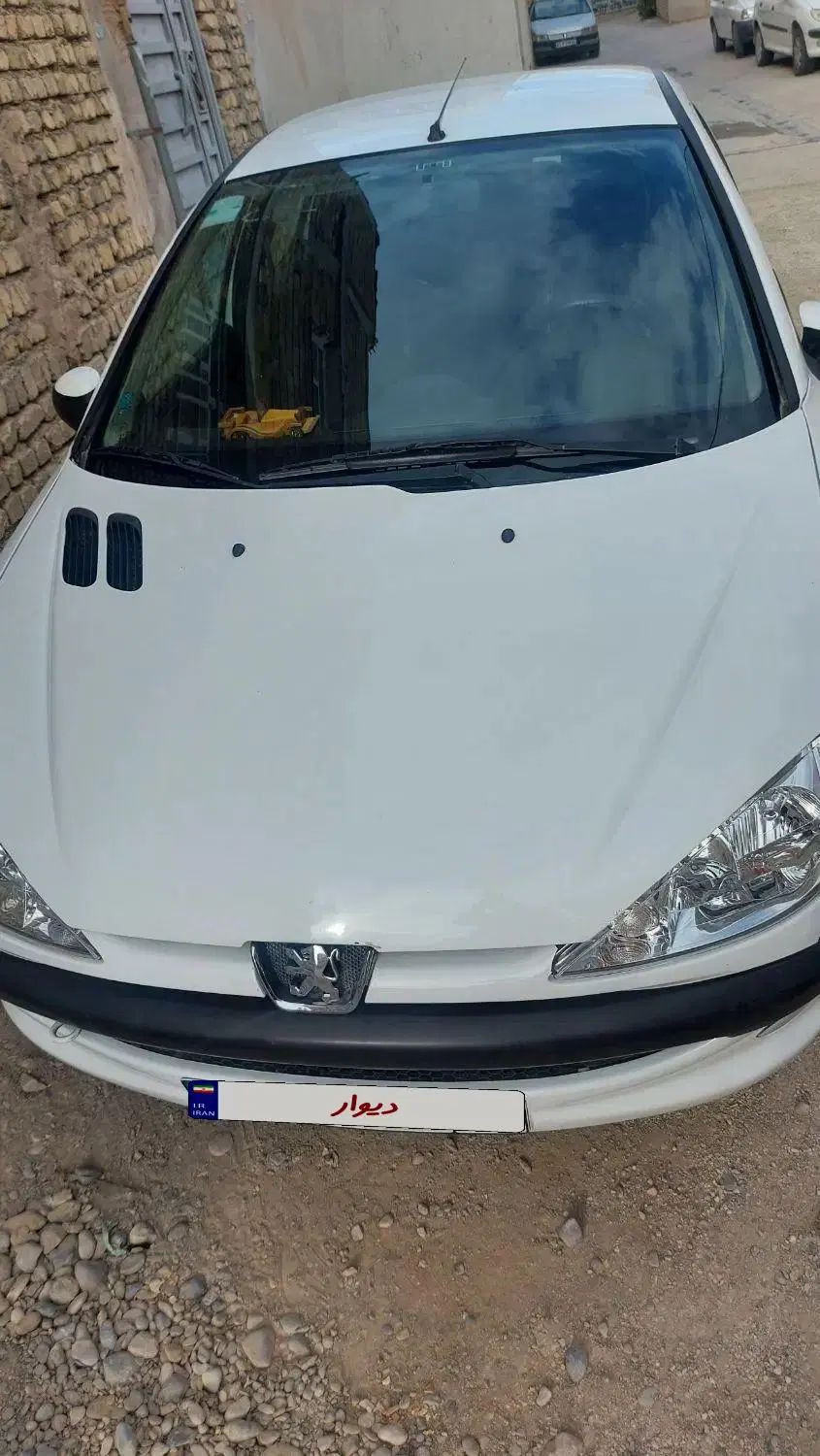 پژو ۲۰۶ صندوق دار v8 - 1390