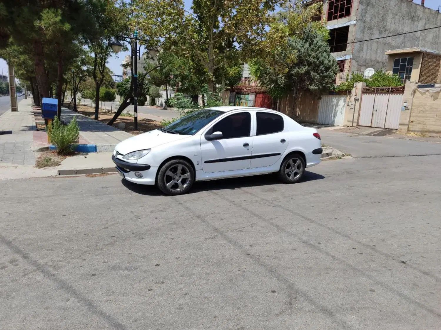 پژو ۲۰۶ صندوق دار v8 - 1390