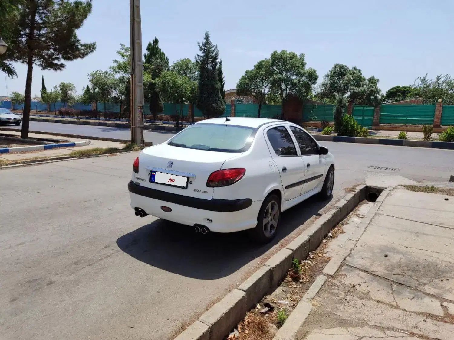 پژو ۲۰۶ صندوق دار v8 - 1390