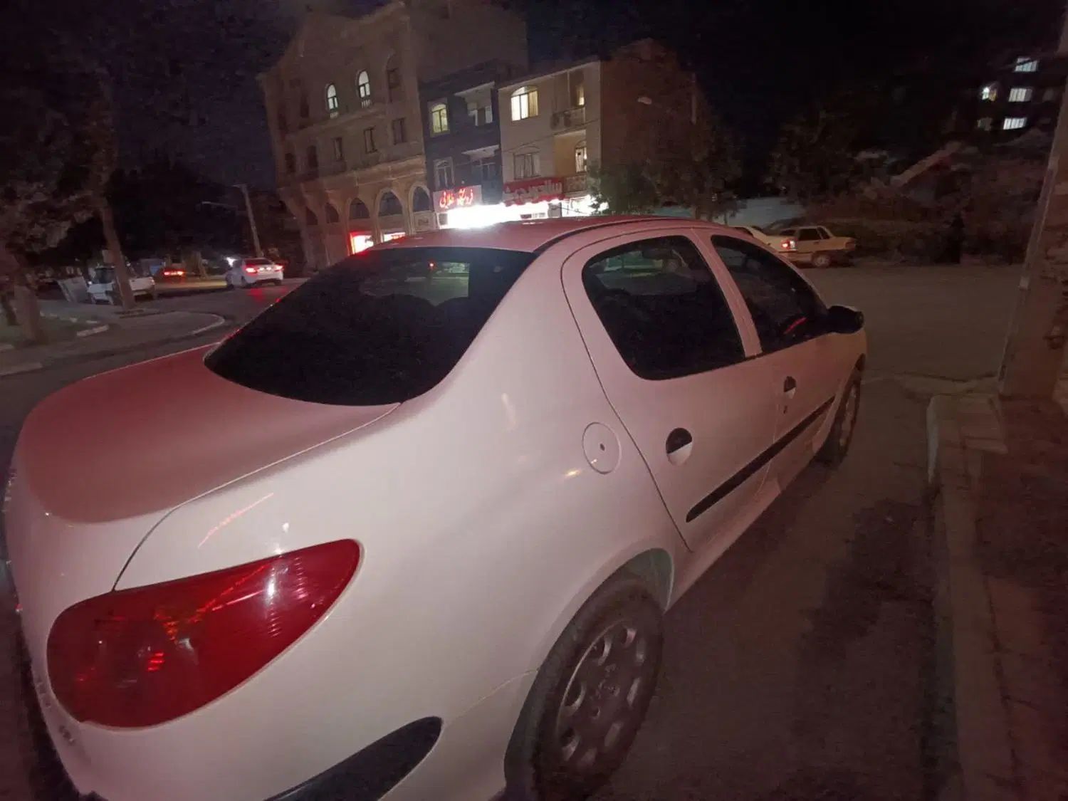 پژو ۲۰۶ صندوق دار v8 - 1396