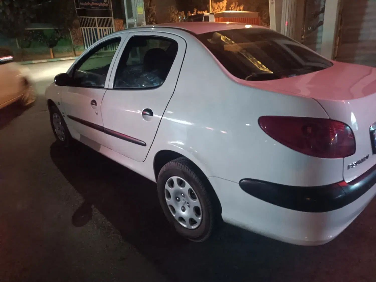 پژو ۲۰۶ صندوق دار v8 - 1396