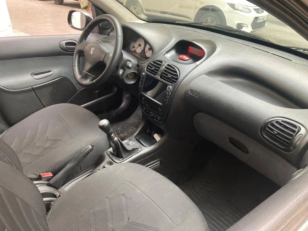 پژو ۲۰۶ صندوق دار v8 - 1394